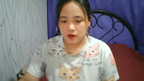 Snapshot of hotbabymomma chatting on March 9, 5:00 am Lynn online show from March 9, 5:00 am