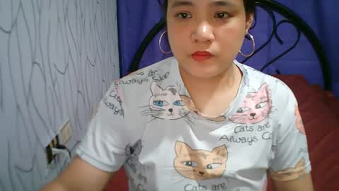 Snapshot of hotbabymomma chatting on March 9, 8:07 am Lynn online show from March 9, 8:07 am