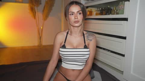 Bella online show from October 26, 5:30 pm