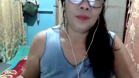 Snapshot of hotbetty_45 chatting on June 28, 11:49 am hotbetty_45 online show from June 28, 11:49 am