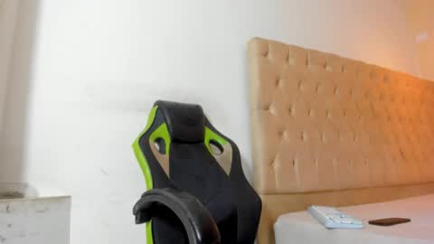 hotblosson online show from December 1, 1:49 pm