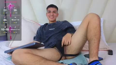 Snapshot of hotboy21_ chatting on October 14, 3:51 am hotboy21_ online show from October 14, 3:51 am