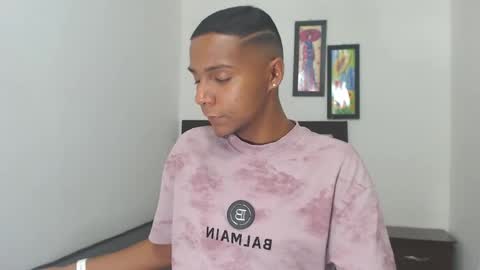 hotboyluxe online show from February 15, 3:47 am