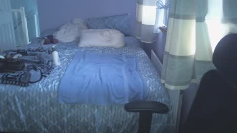 Snapshot of hotboyron chatting on December 18, 10:40 am hotboyron online show from December 18, 10:40 am