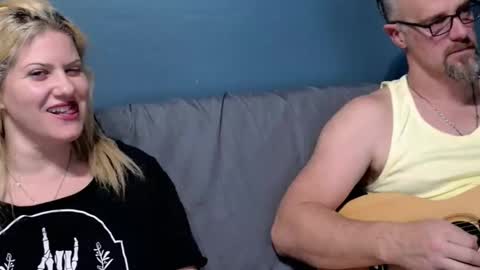 Snapshot of hotcancpl chatting on December 20, 12:18 am Alex Bella online show from December 20, 12:18 am