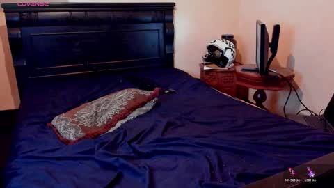 Yikes online show from December 14, 1:22 am