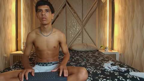 hotcouple_222 online show from February 15, 7:51 am