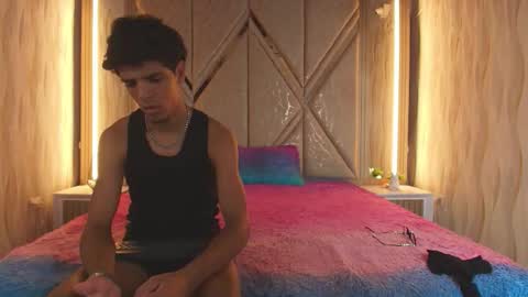 hotcouple_222 online show from March 10, 7:35 am