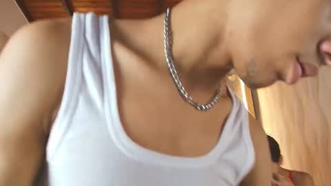 hotcouple_222 online show from April 21, 1:28 pm