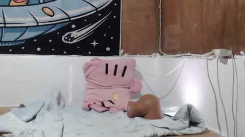 Snapshot of hotcuteasianxx chatting on December 18, 9:32 pm hotcuteasianxx online show from December 18, 9:32 pm