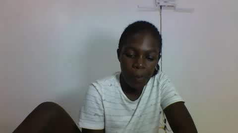 Snapshot of hotcutetracie chatting on September 10, 7:52 am VICTORIA online show from September 10, 7:52 am