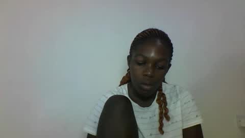 Snapshot of hotcutetracie chatting on October 7, 2:31 am VICTORIA online show from October 7, 2:31 am