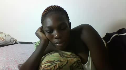 Snapshot of hotcutetracie chatting on October 8, 7:06 am VICTORIA online show from October 8, 7:06 am
