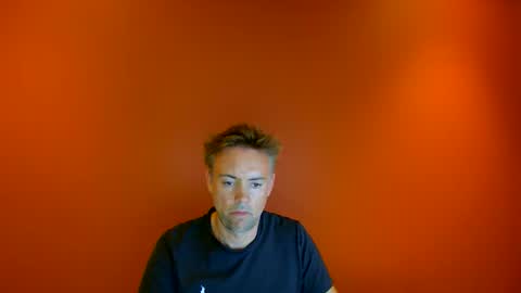 hotdaddy1982 online show from April 29, 7:31 pm