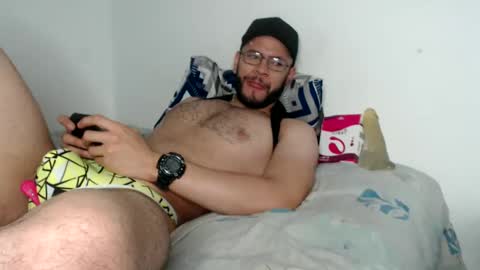 hotdereck33 online show from March 1, 9:18 am