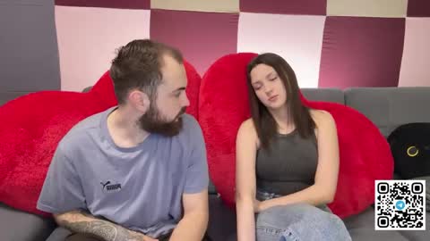 Snapshot of hotduoplay chatting on May 6, 8:14 pm Max and Alina online show from May 6, 8:14 pm