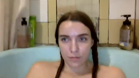 effy online show from January 19, 11:43 pm