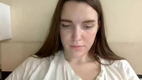 effy online show from March 3, 9:33 am