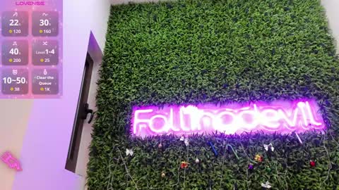 hotfallingdevil online show from December 16, 4:17 am