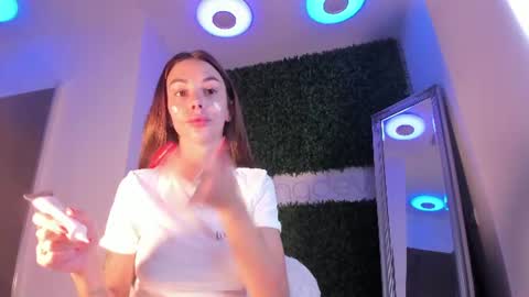 hotfallingdevil online show from July 28, 3:57 am