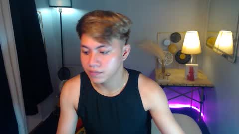 Snapshot of hotfucker_drei chatting on September 24, 7:55 am hotfucker_drei online show from September 24, 7:55 am