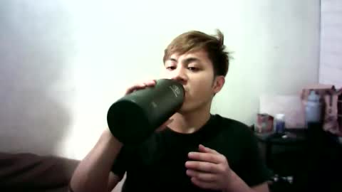 Snapshot of hotfucker_drei chatting on November 10, 6:23 am hotfucker_drei online show from November 10, 6:23 am