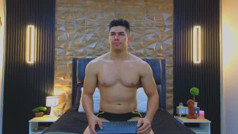 Snapshot of hotfuckers4uu chatting on January 29, 10:01 pm felipe marcello online show from January 29, 10:01 pm