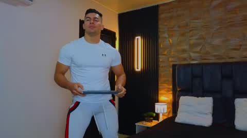 Snapshot of hotfuckers4uu chatting on February 14, 11:20 pm felipe marcello online show from February 14, 11:20 pm