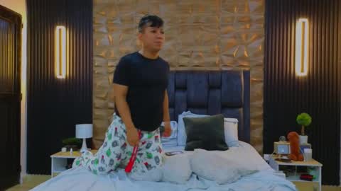 Snapshot of hotfuckers4uu chatting on March 6, 3:24 pm felipe marcello online show from March 6, 3:24 pm