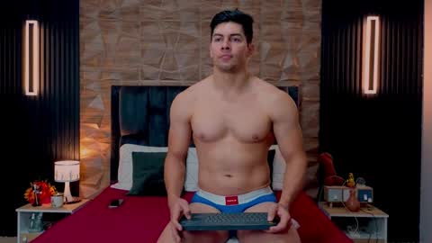 Snapshot of hotfuckers4uu chatting on September 25, 2:32 pm felipe marcello online show from September 25, 2:32 pm