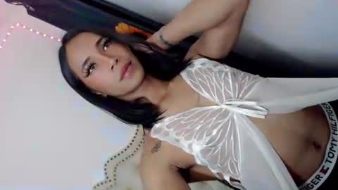 Snapshot of hotgirl_krisxx chatting on October 4, 6:22 am hotgirl_krisxx online show from October 4, 6:22 am