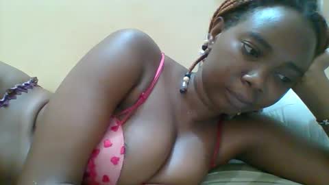 Snapshot of hotgodees chatting on October 28, 1:47 pm Queen online show from October 28, 1:47 pm