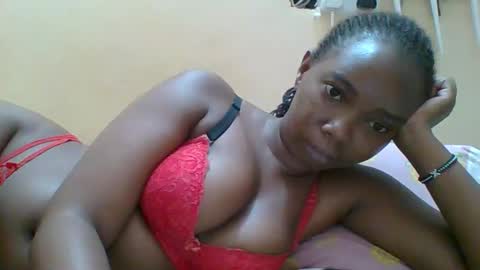 Snapshot of hotgodees chatting on December 4, 8:50 pm Queen online show from December 4, 8:50 pm