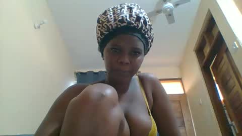 Snapshot of hotgodees chatting on May 29, 5:49 am Queen online show from May 29, 5:49 am