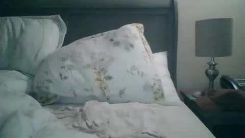 Snapshot of hotguymmmm chatting on February 11, 5:47 am hotguymmmm online show from February 11, 5:47 am