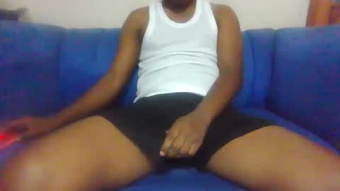 Snapshot of hotguyy001 chatting on September 27, 3:55 am hotguyy001 online show from September 27, 3:55 am