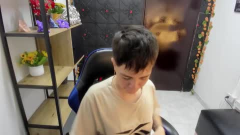 hannah online show from April 21, 2:51 am