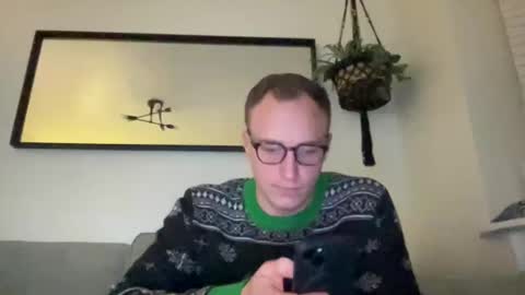 hotholby86 online show from December 15, 5:20 pm