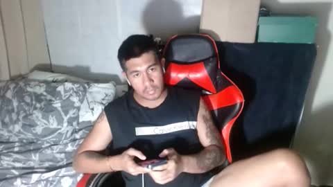 Snapshot of hothunkybear23 chatting on February 3, 6:40 am Khel online show from February 3, 6:40 am