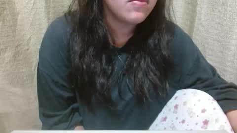 hotiemorenagurl18 online show from October 2, 2:07 am