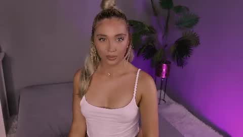 Snapshot of hotjessxx chatting on July 2, 12:55 pm Maria online show from July 2, 12:55 pm