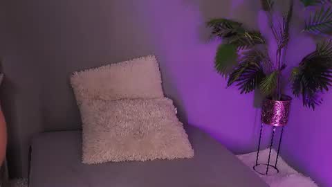 Snapshot of hotjessxx chatting on July 12, 1:57 pm Maria online show from July 12, 1:57 pm