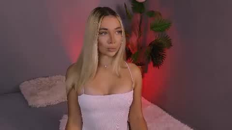 Snapshot of hotjessxx chatting on August 2, 4:22 am Maria online show from August 2, 4:22 am