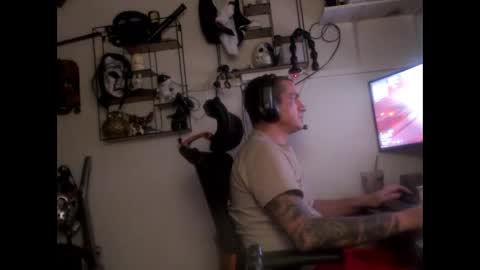 Snapshot of hotkinkytat chatting on February 22, 7:25 pm hotkinkytat online show from February 22, 7:25 pm