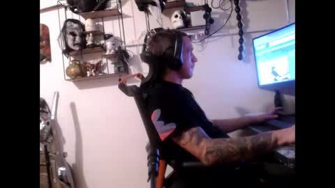 Snapshot of hotkinkytat chatting on March 8, 7:31 pm hotkinkytat online show from March 8, 7:31 pm