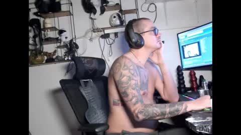 hotkinkytat online show from February 5, 1:54 am