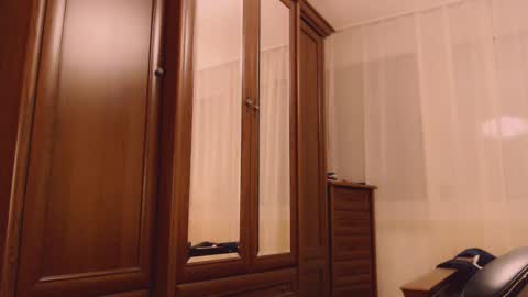 Snapshot of hotkittysquirt chatting on February 14, 1:23 am Angela online show from February 14, 1:23 am