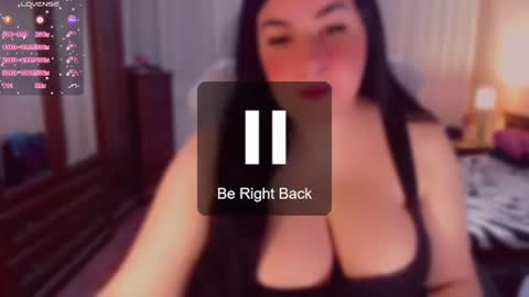 Snapshot of hotkittysquirt chatting on June 20, 8:33 pm Angela online show from June 20, 8:33 pm