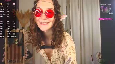 Allison  online show from December 1, 6:35 pm