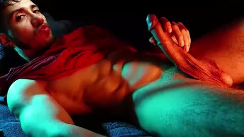 Snapshot of hotlatinking chatting on December 14, 2:28 am Hotlatinking online show from December 14, 2:28 am